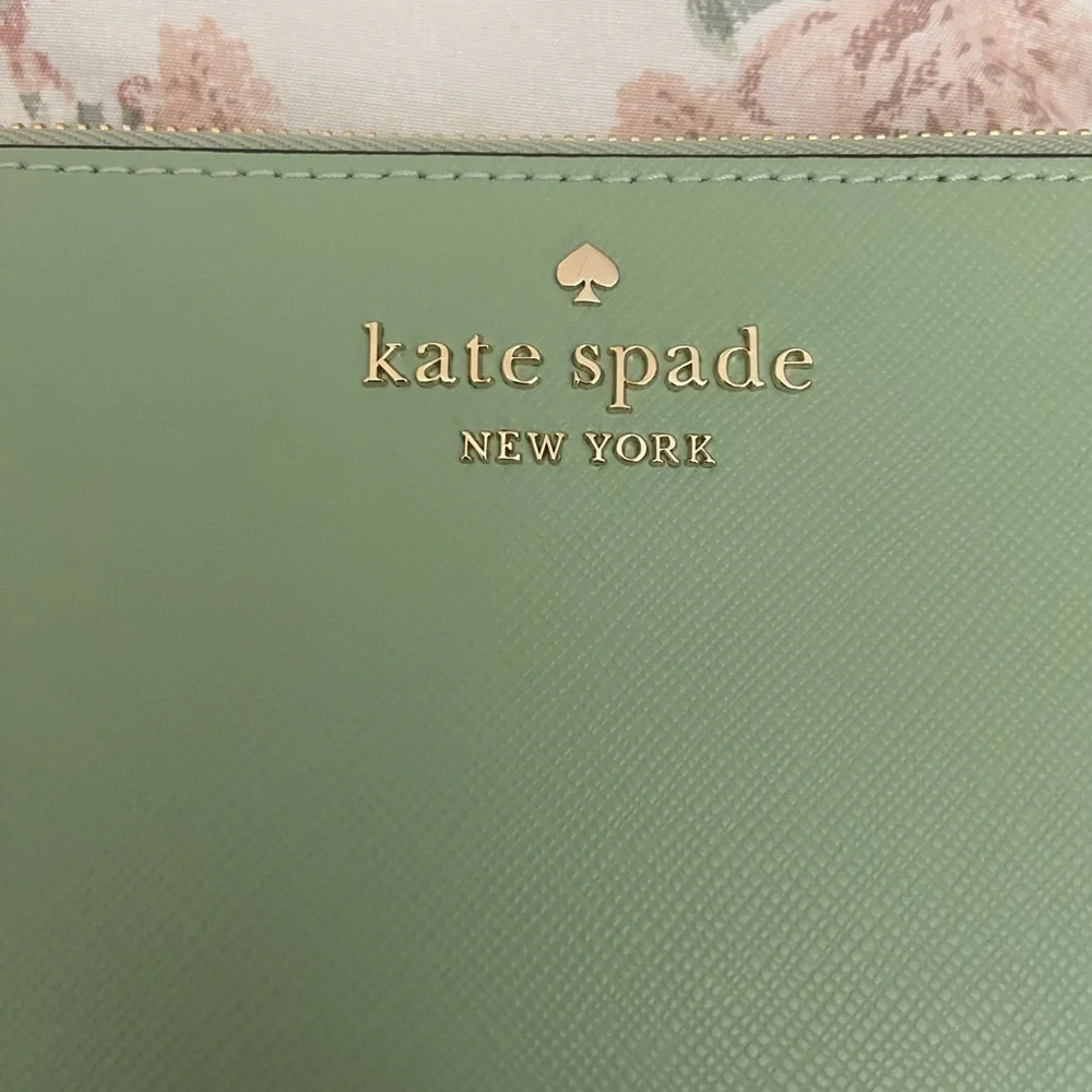 KATE SPADE LIGHT GREEN WALLET